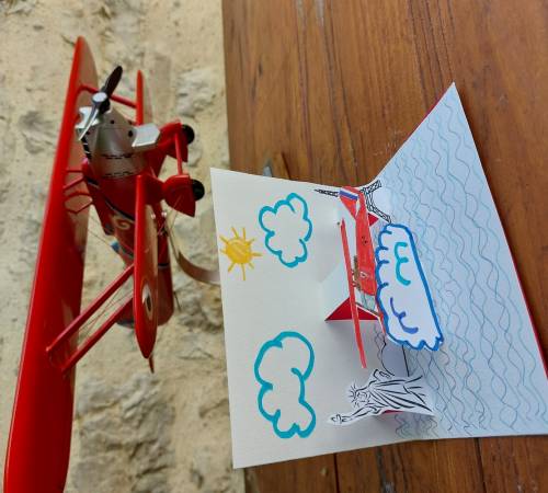Les ateliers de l'été : Atelier fabrication d'un pop up avion
